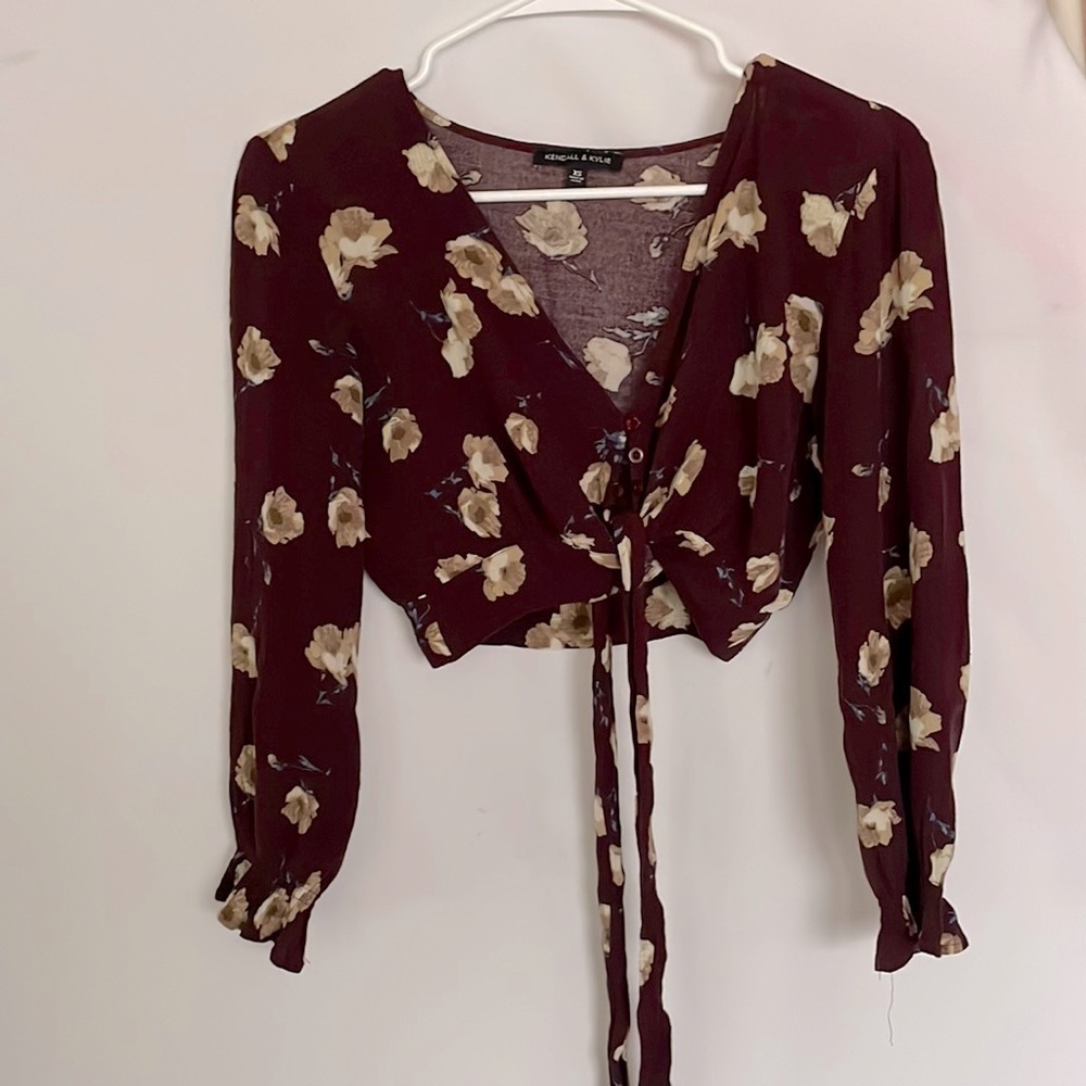 KENDALL and Kylie XS Extra Small Long Sleeve BoHo Style Crop Top  - Used